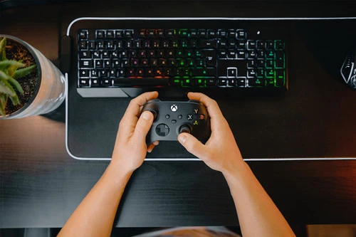 MICROSOFT Xbox Series S + 3 Maanden Game Pass Ultimate Bundel + Controller Zwart + Play & Charge Kit 16 MICROSOFT Xbox Series S + 3 Maanden Game Pass Ultimate Bundel + Controller Zwart + Play & Charge Kit - Afbeelding 14