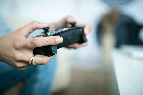 MICROSOFT Xbox Series S + 3 Maanden Game Pass Ultimate Bundel + Controller Zwart + Play & Charge Kit 17 MICROSOFT Xbox Series S + 3 Maanden Game Pass Ultimate Bundel + Controller Zwart + Play & Charge Kit - Afbeelding 15