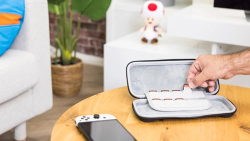 Nintendo Switch OLED Rood/Blauw + Super Mario Bros. Wonder + BlueBuilt Beschermhoes 15 Nintendo Switch OLED Rood/Blauw + Super Mario Bros. Wonder + BlueBuilt Beschermhoes - Afbeelding 13