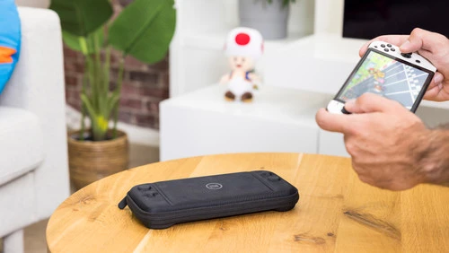 Nintendo Switch OLED Rood/Blauw + Mario Kart 8 + 3 Maanden Nintendo Online + Beschermhoes 20 Nintendo Switch OLED Rood/Blauw + Mario Kart 8 + 3 Maanden Nintendo Online + Beschermhoes - Afbeelding 18